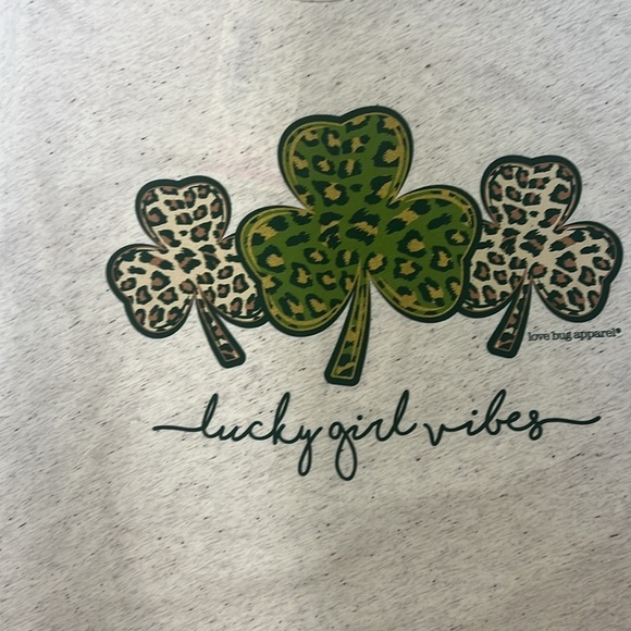 132.Short Sleeve T-Shirt with 3 animal print Shamrocks w/ “lucky girl vibes” XL - Picture 2 of 6